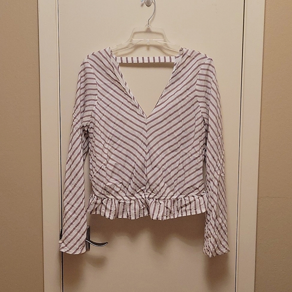 Express crop open v cut front and back.